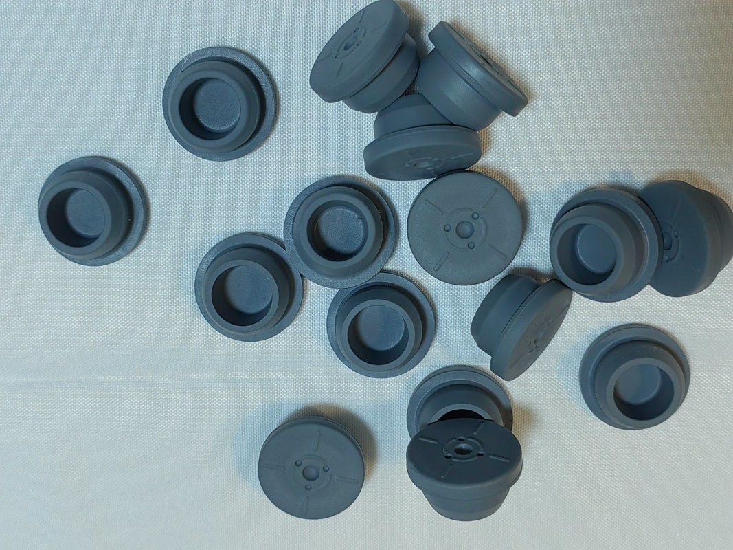 20mm 23mm 의약품 방울 병 닫기 의약품 냉동 가공 유리 방울을위한 의약품 부틸 고무 막대