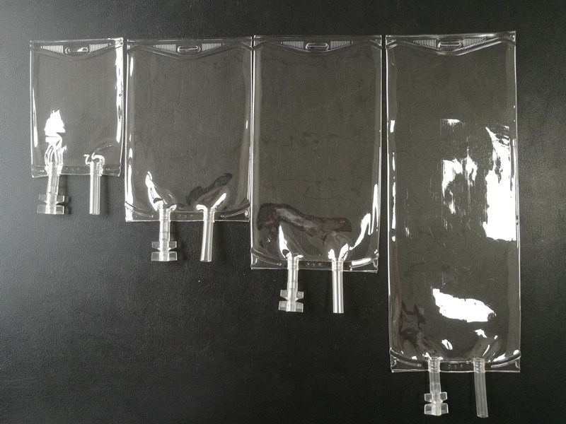 의료용 빈 PVC 인퓨전 봉지 정상 염분 나트륨 클로라이드 방울 봉지 100ml 250 Cc 500cc 두 개의 포트 IV PVC 인퓨전 봉지